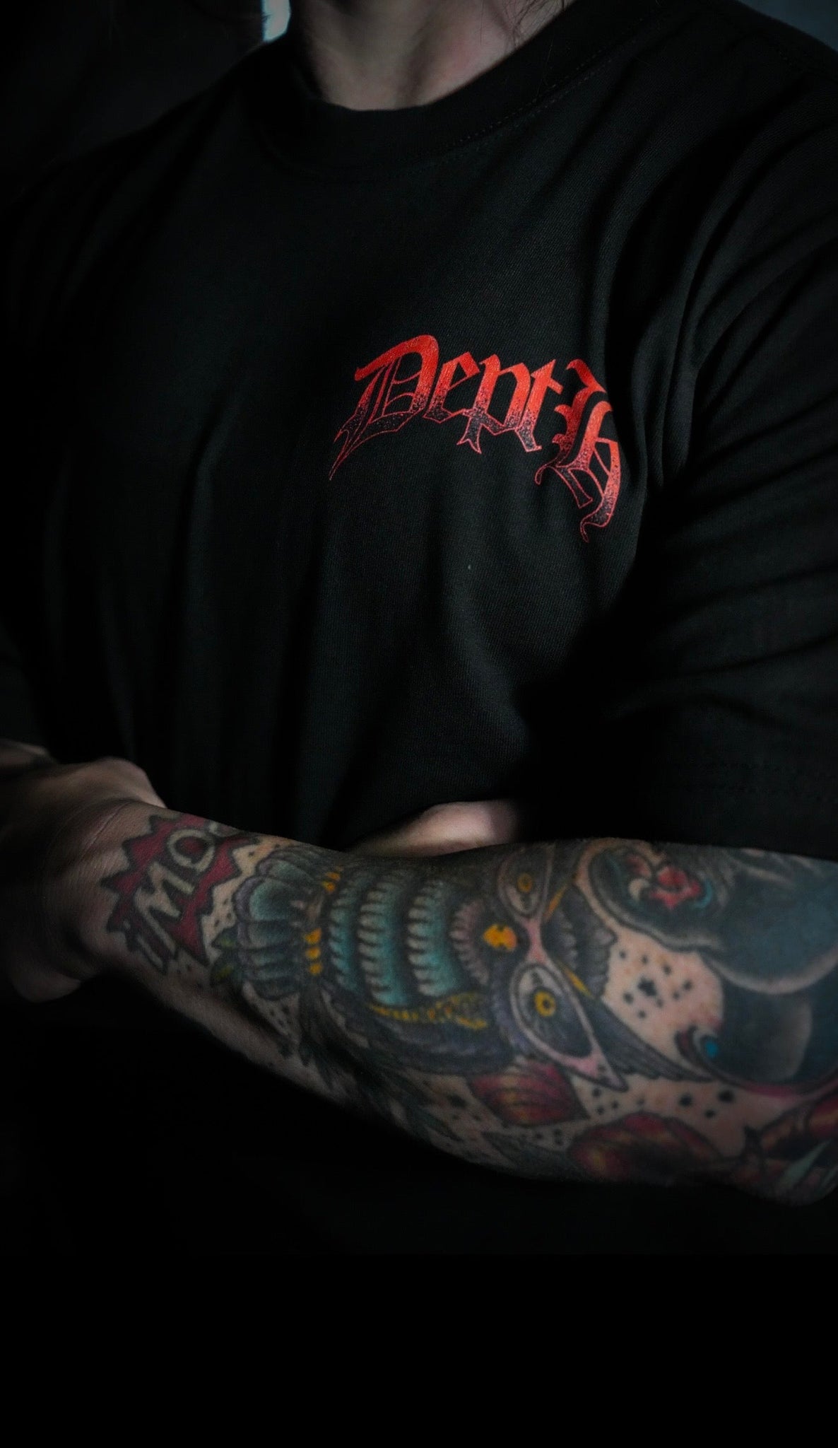 (                                                                                                                                                                                                                      Strong Moms Barbell Club Tee